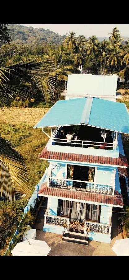 Hostel Dibs On Blue